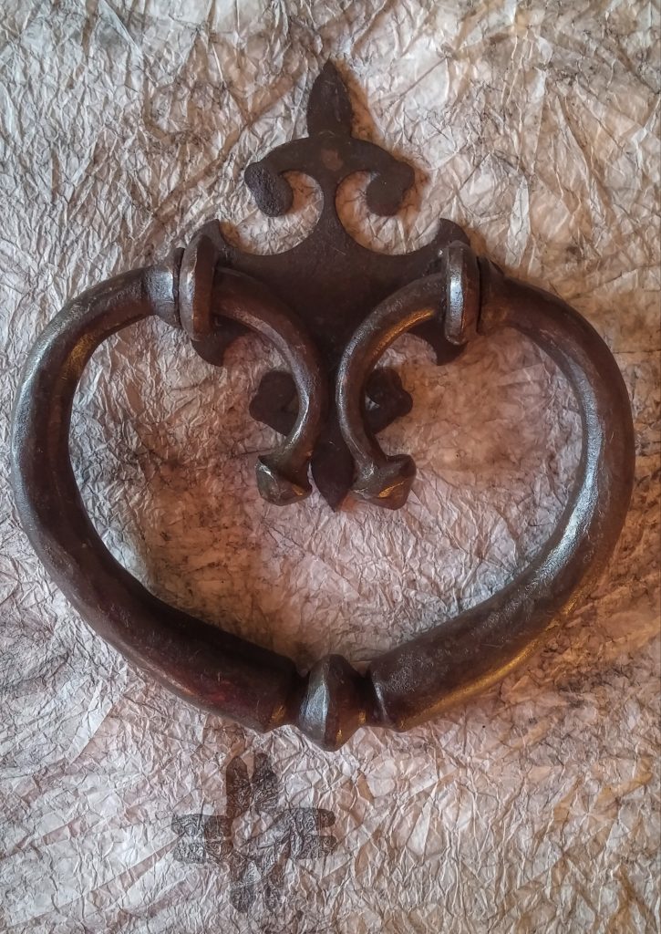 Aldaba OVAL | Taller de forja artística en Cuenca El francés